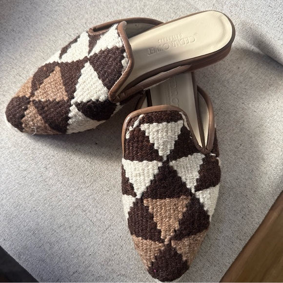 Cedar Olivet orientals Geometric Patterned Brown and Cream Mules new 11